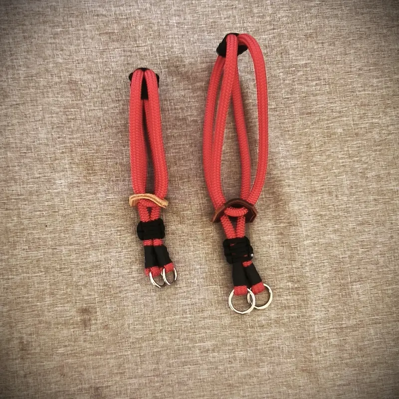 Harnais en corde rouge